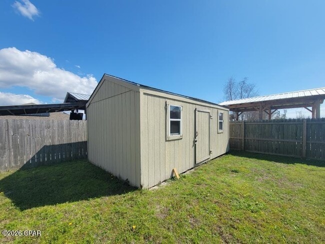 Building Photo - 2406 Maple Ct