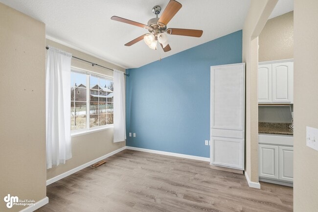 Building Photo - 3 BEDROOM | 2 BATHROOM | 2 CAR GARAGE