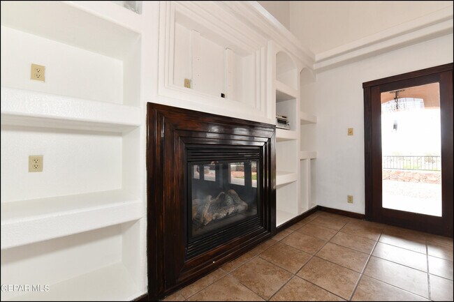 Building Photo - 7318 Corona Del Sol Dr