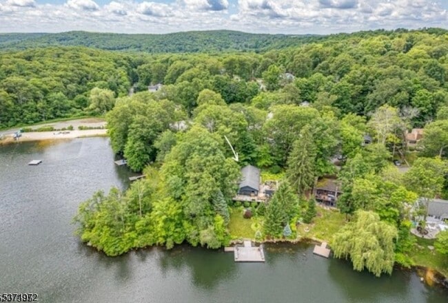 Building Photo - 523 Upper Highland Lakes Dr