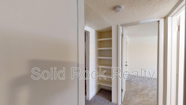 Building Photo - 1411 S Corona Ave