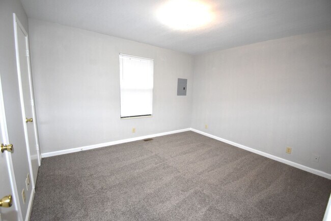 Building Photo - Northridge Drive-276