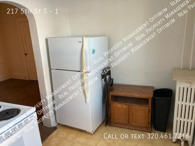 Building Photo - 1 Bedroom 1 Bath Apartment Available Janua...