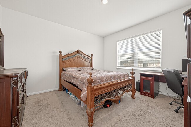 Building Photo - 15315 Crescent Brookfield Dr