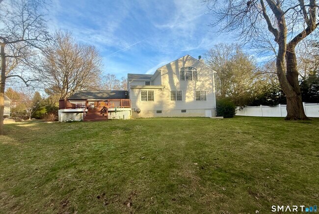 Building Photo - 139 Highland Ave