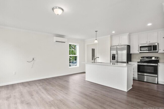 Building Photo - West Washington Townhomes