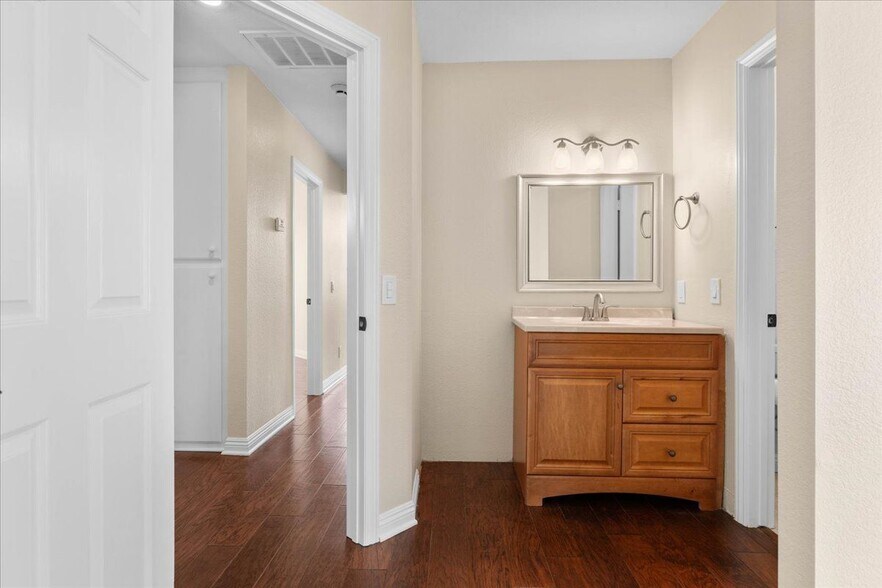 Building Photo - 6642 Brighton Pl
