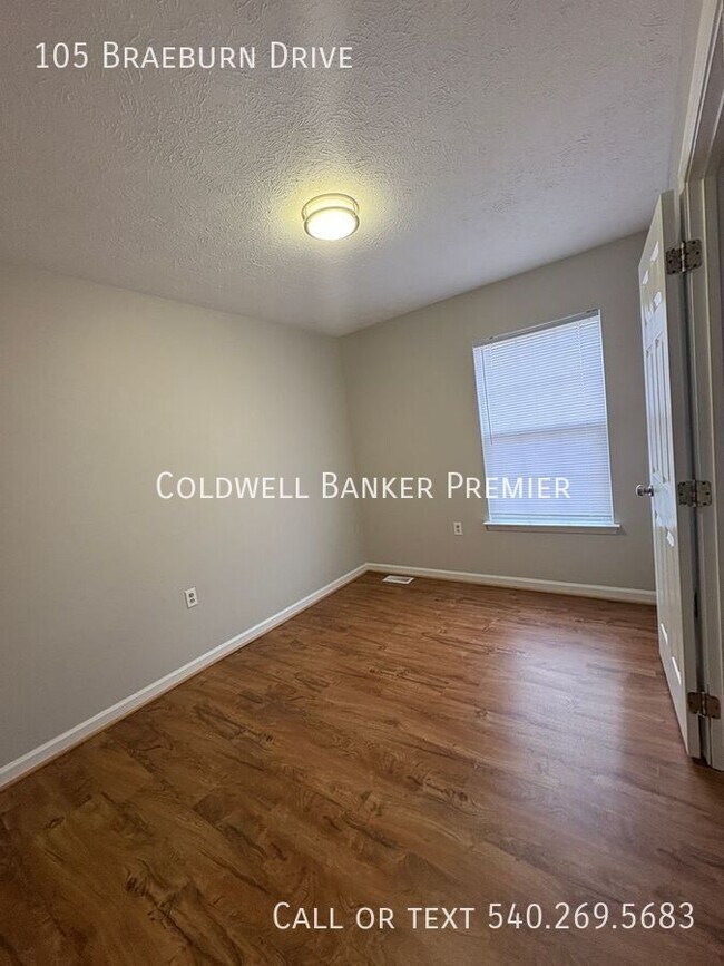 Building Photo - 105 Braeburn Dr