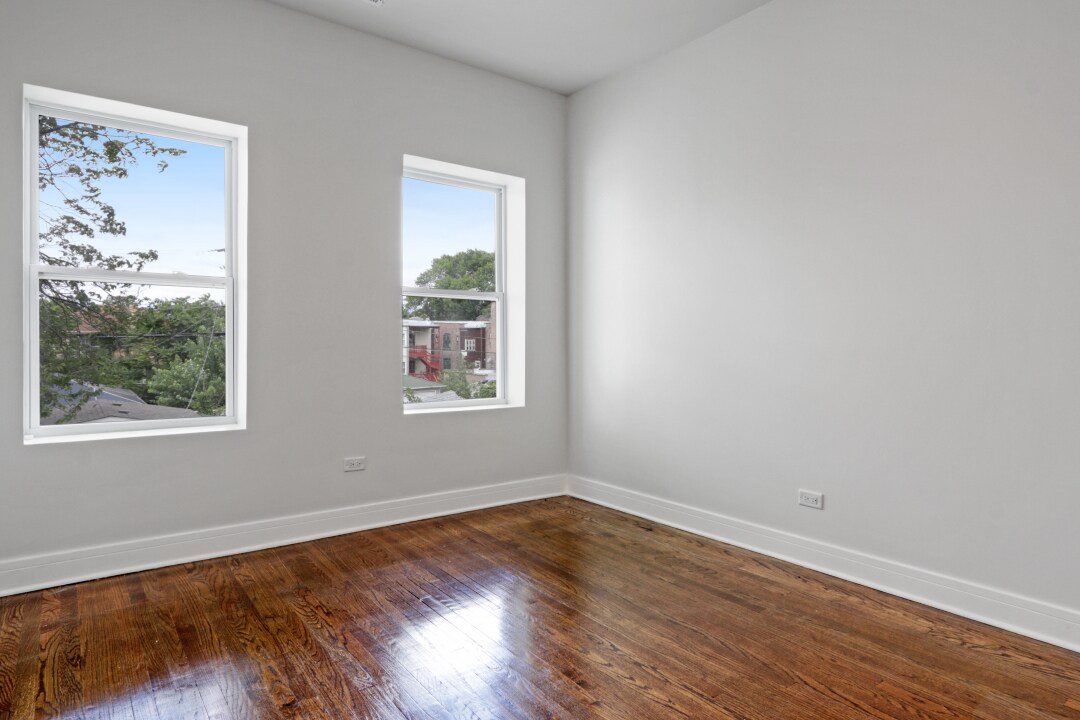 Building Photo - 7214 S King Dr