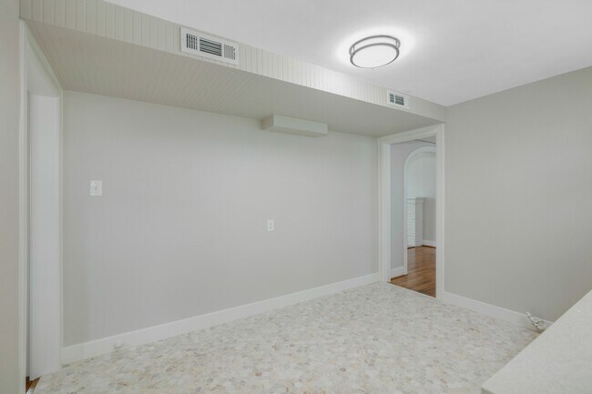 Building Photo - 4618 Avenue S 1/2