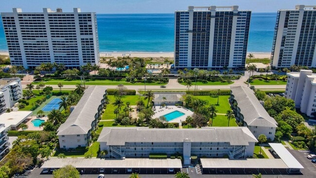 Building Photo - 2760 Banyan Rd