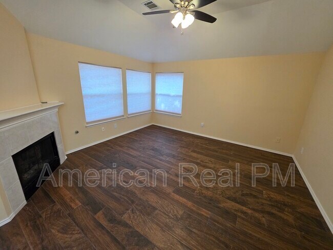 Building Photo - 1209 Shadow Lakes Blvd