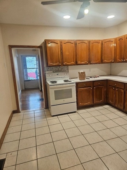 Building Photo - 32 US-1