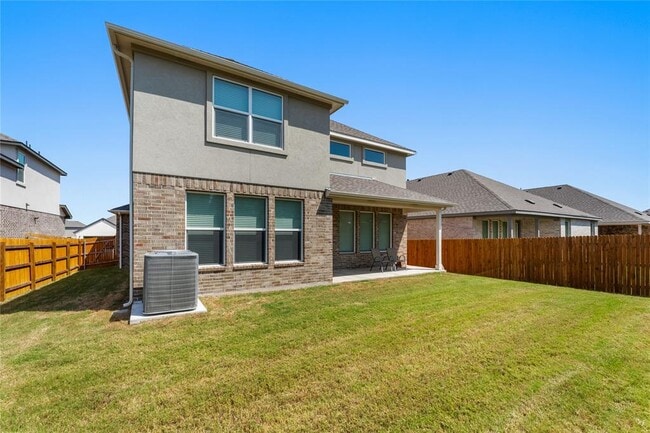 Building Photo - 1828 Walnut Grv Bnd