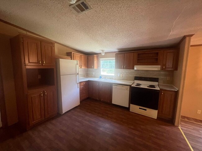 Building Photo - 228 Bruce Rd