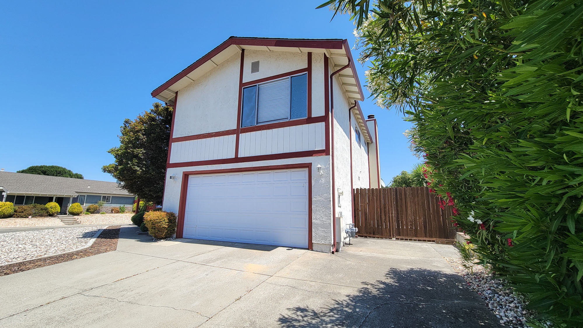Building Photo - 203 Oriole Ct