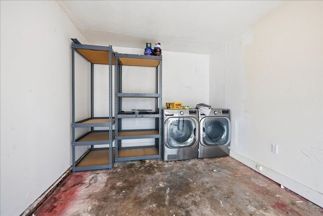 Building Photo - 1156 Hampton Rd