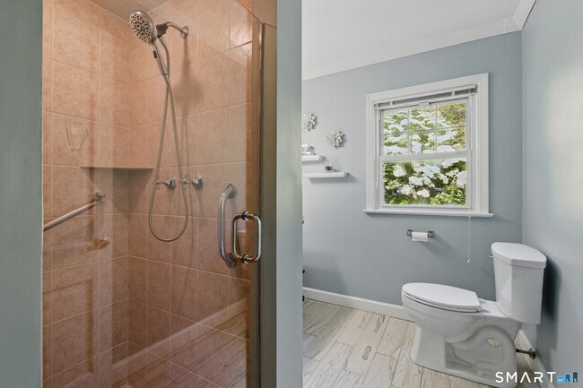 Building Photo - 190 E Rocks Rd