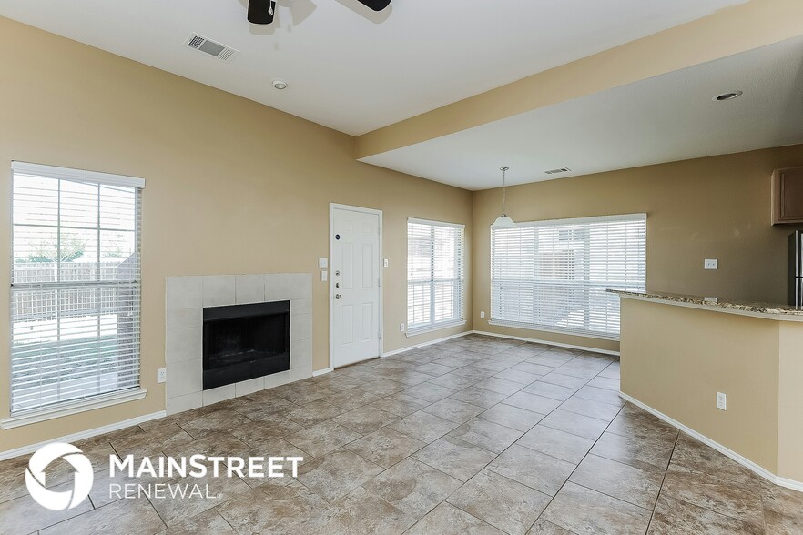Building Photo - 7504 Quail Springs Dr
