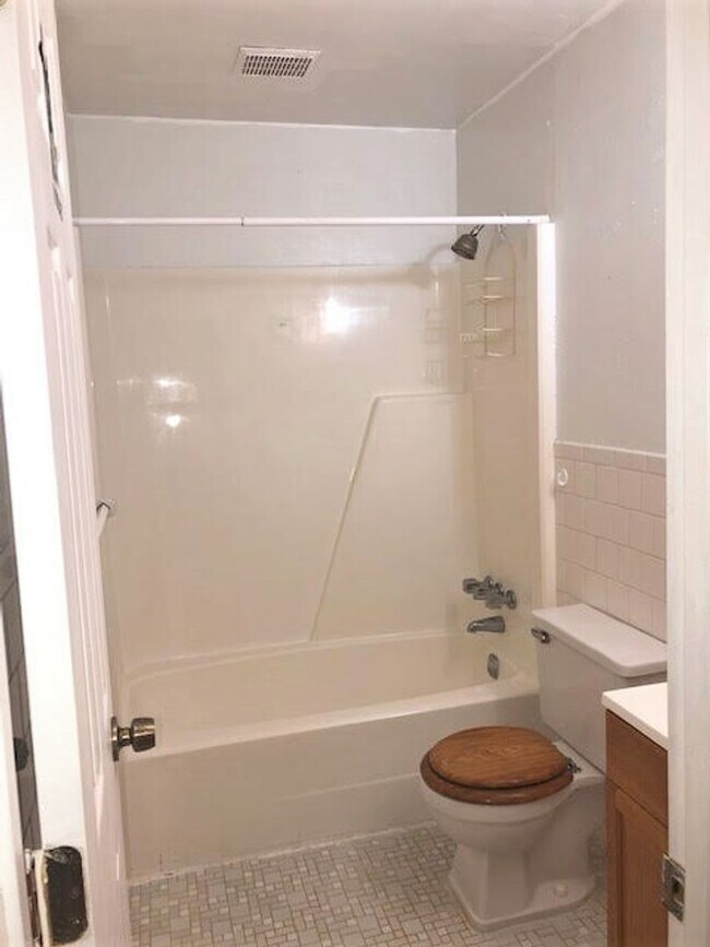 Building Photo - 2 BED DUPLEX