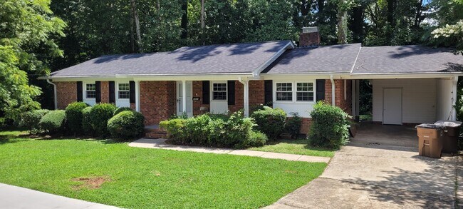 Primary Photo - 1301 Pisgah Church Rd
