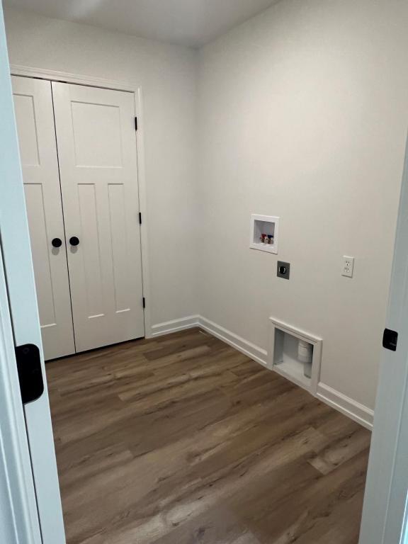 Building Photo - 125 N Luna Ln