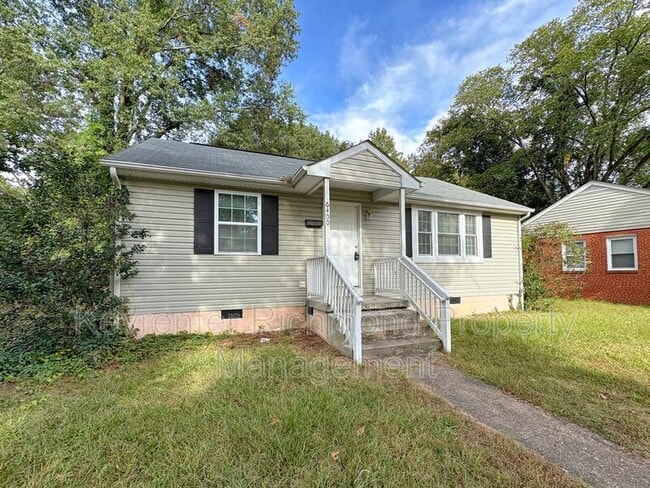 Primary Photo - 6400 Kensington Ave