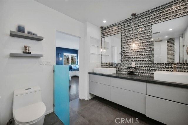 Building Photo - 225 33rd St