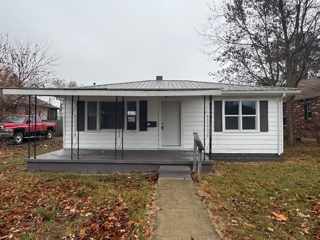 Primary Photo - 1320 N Jay St