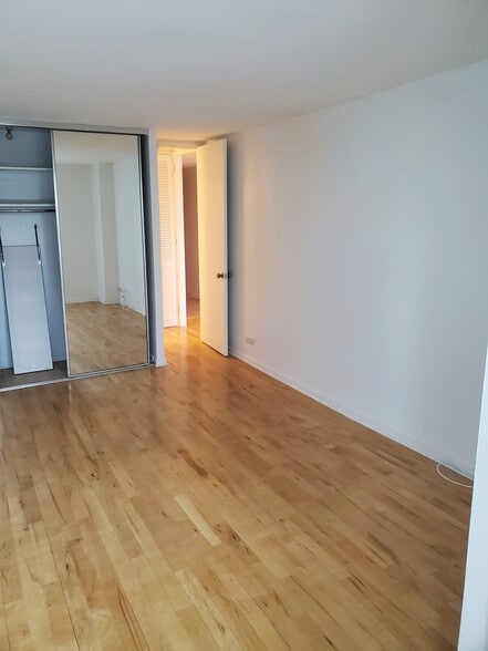 Building Photo - 720 W Gordon Terrace