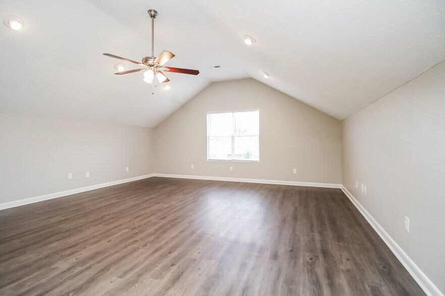 Building Photo - 3308 Milbridge Dr