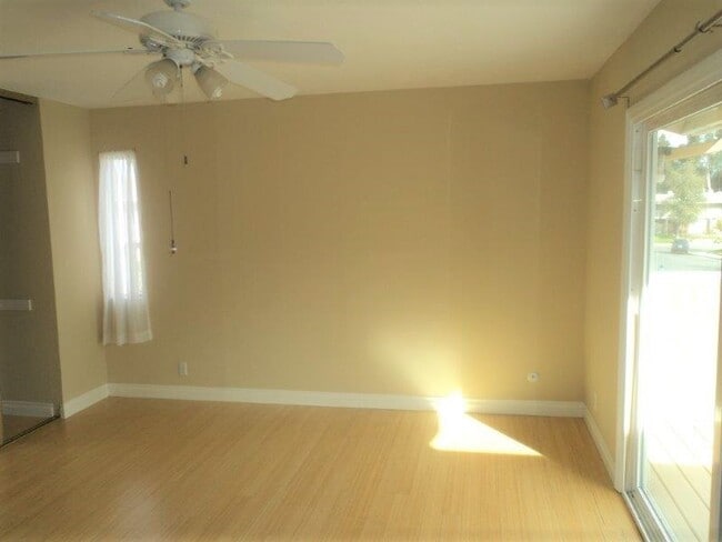 Building Photo - Lovely Townhome in Rancho Bernardo!