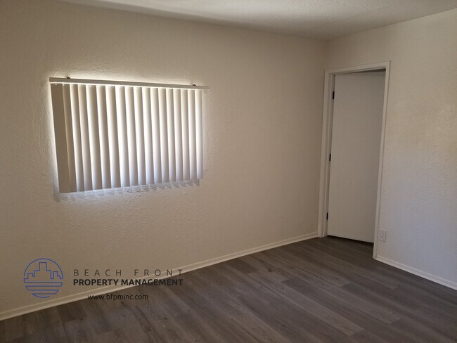 Building Photo - 2305 Lemon Ave.