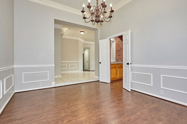 Building Photo - 6734 Wildacre Dr