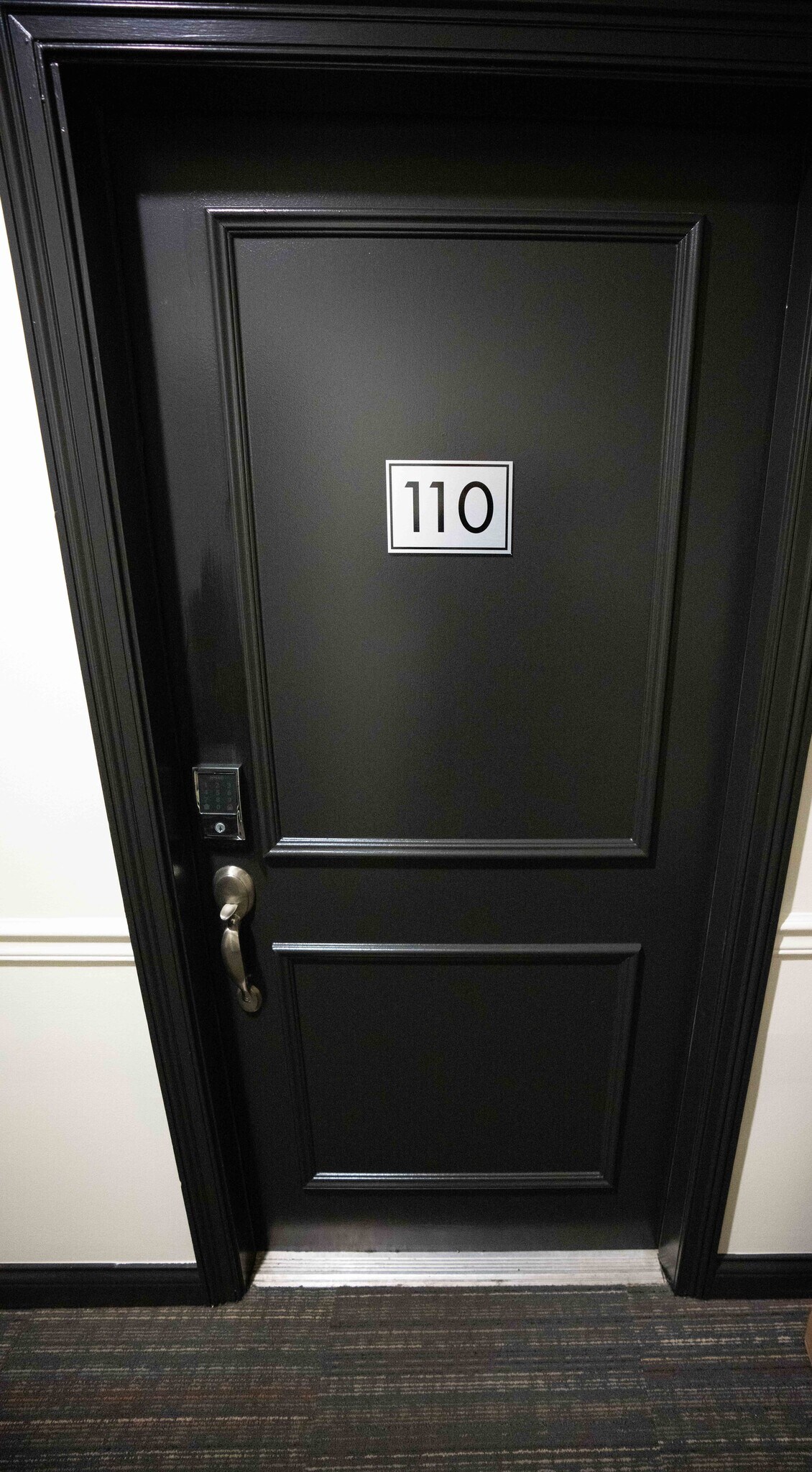 Building Photo - 624 E Walnut St