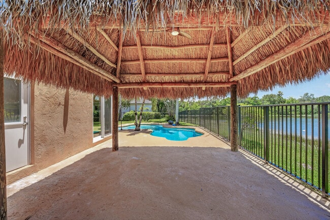 Building Photo - 3043 Lakewood Dr