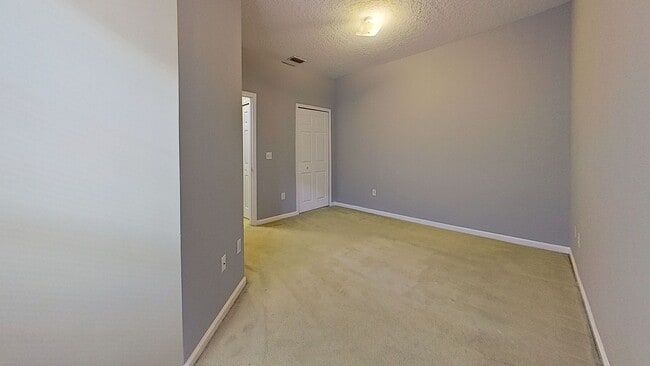 Building Photo - Renovated Condo in the heart of Mandarin