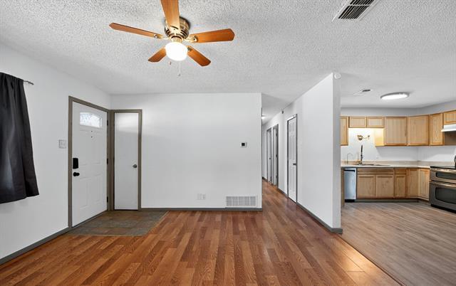 Building Photo - 604 Fegan St