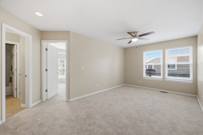 Building Photo - Spectacular Stonegate Living! Gorgeous 3-Bed Corner Finished Basement, Wet Bar, and Custom Marble...