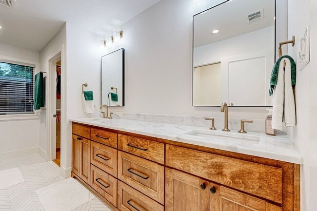 Building Photo - 4423 Springside Ln