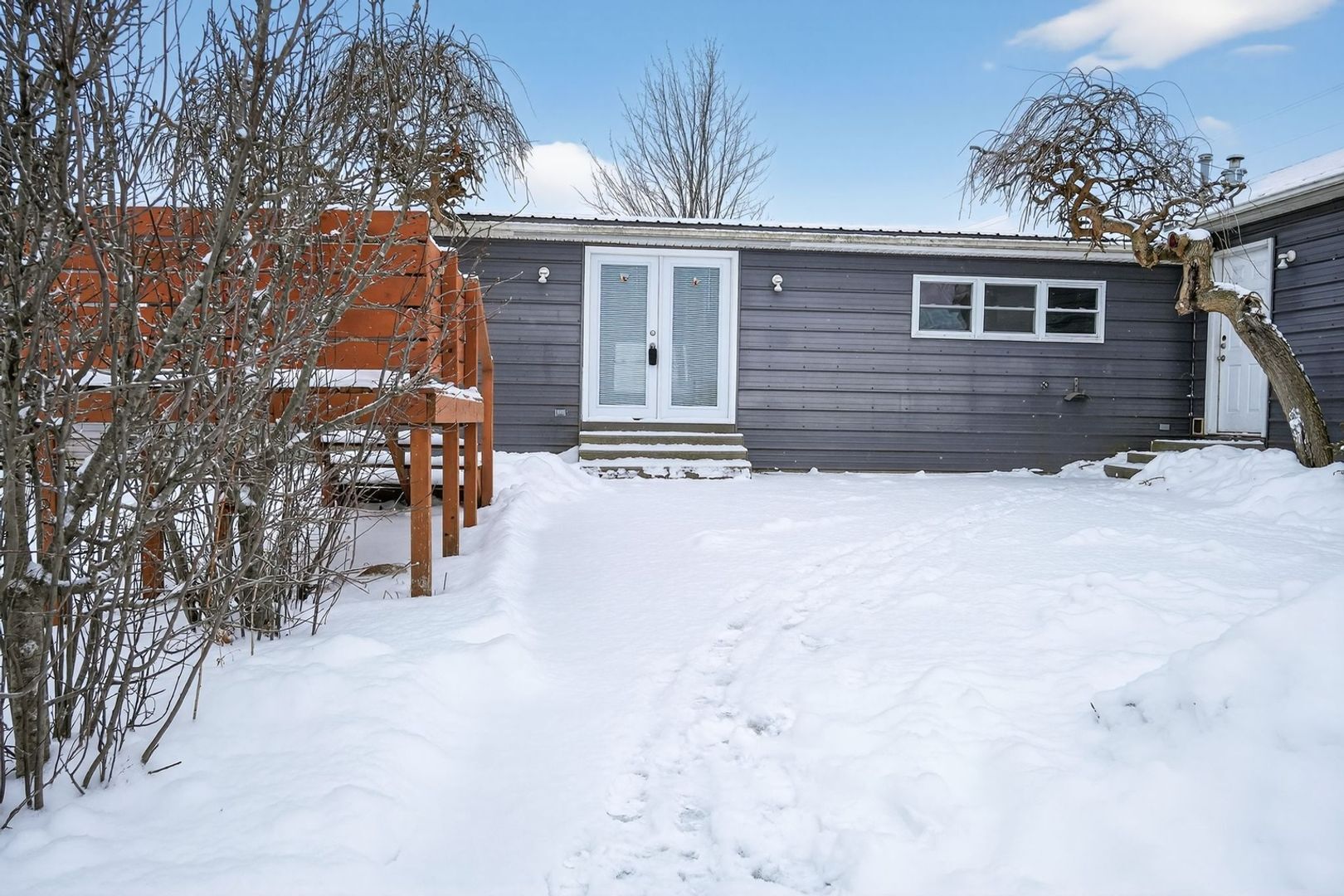 Building Photo - 18025 Doehrman Rd