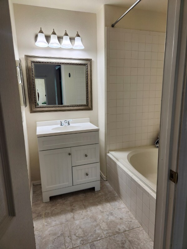 Building Photo - 4008 Riviera Grove