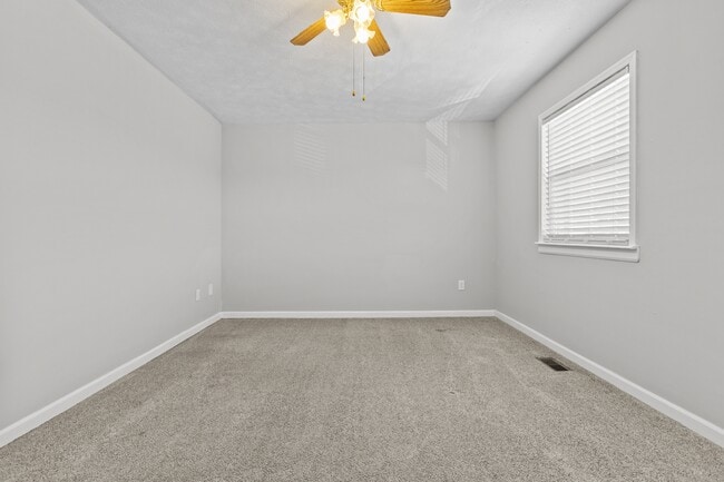 Building Photo - 1658 Foxhaven Dr