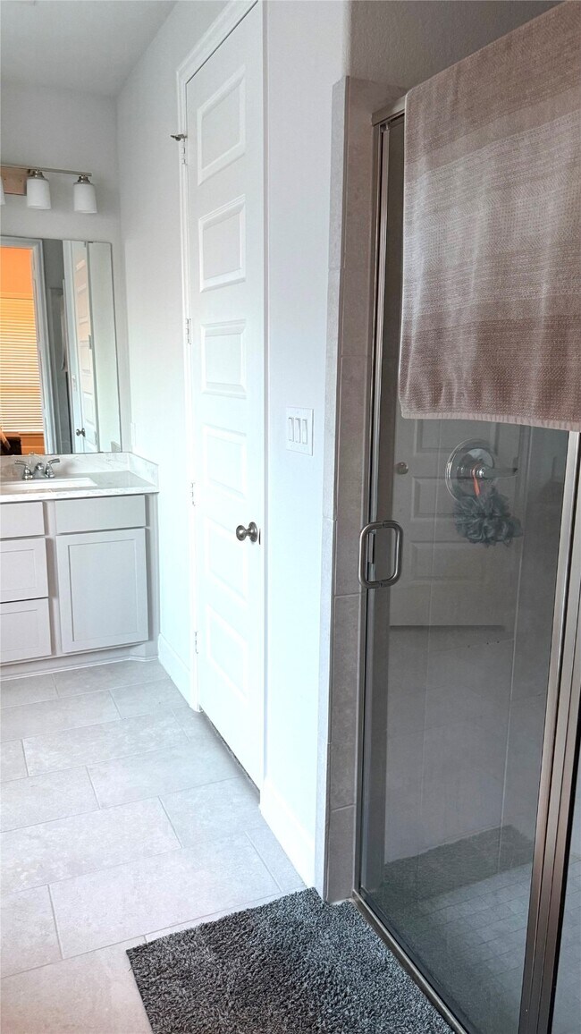 Building Photo - 15707 Autumn Sun