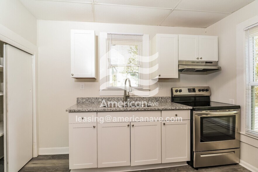 Building Photo - 101 Spruce St