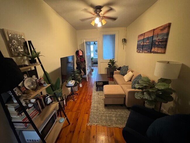 Primary Photo - 310 Monroe St