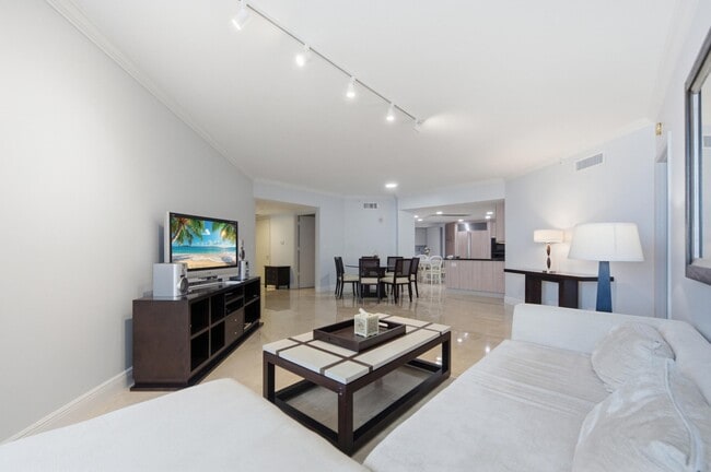 Building Photo - 9595 Collins Ave