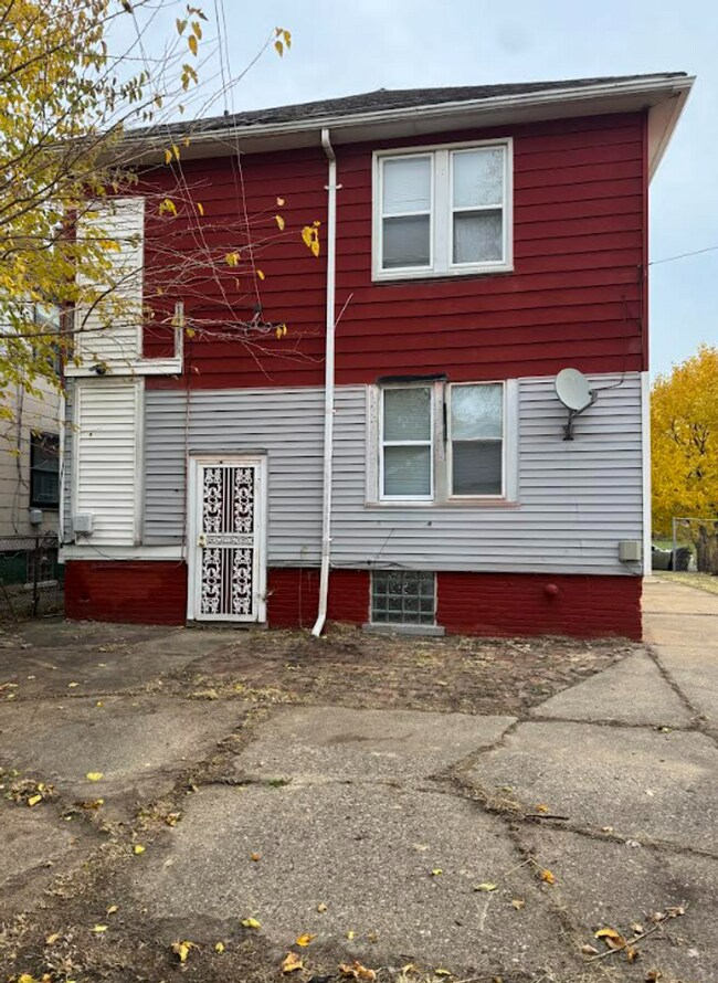 Building Photo - 2195 Springle St