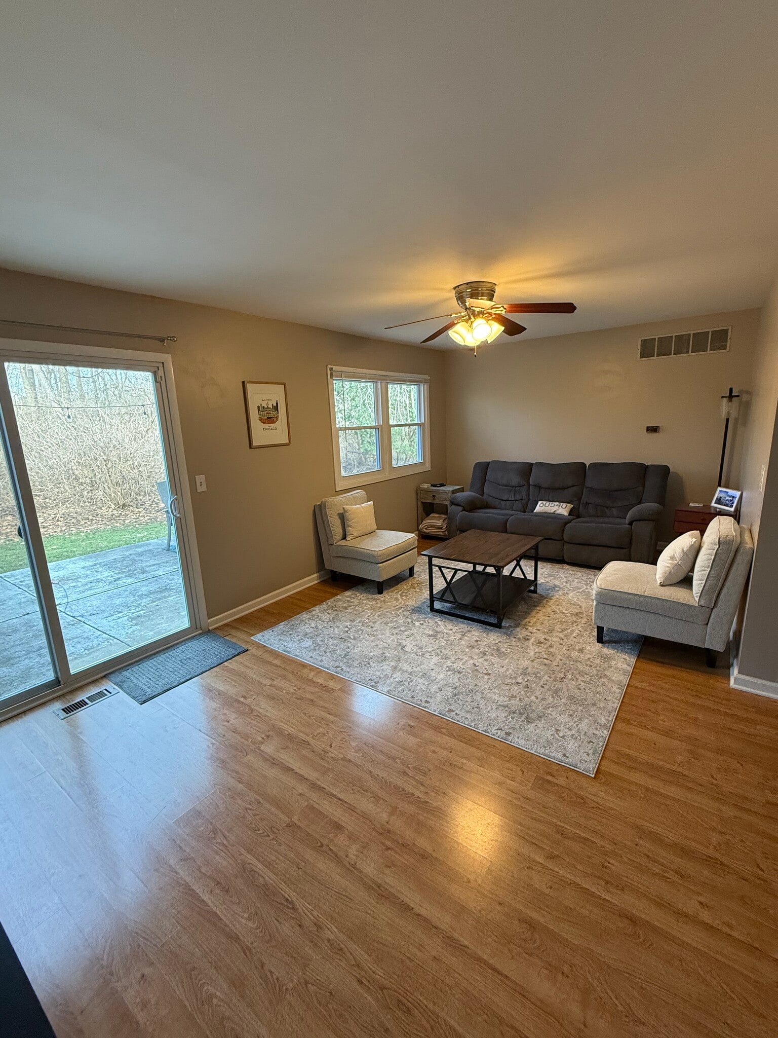 Building Photo - 7S478 Lynn Dr