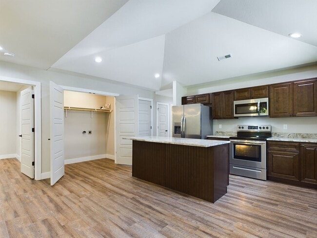 Building Photo - 131